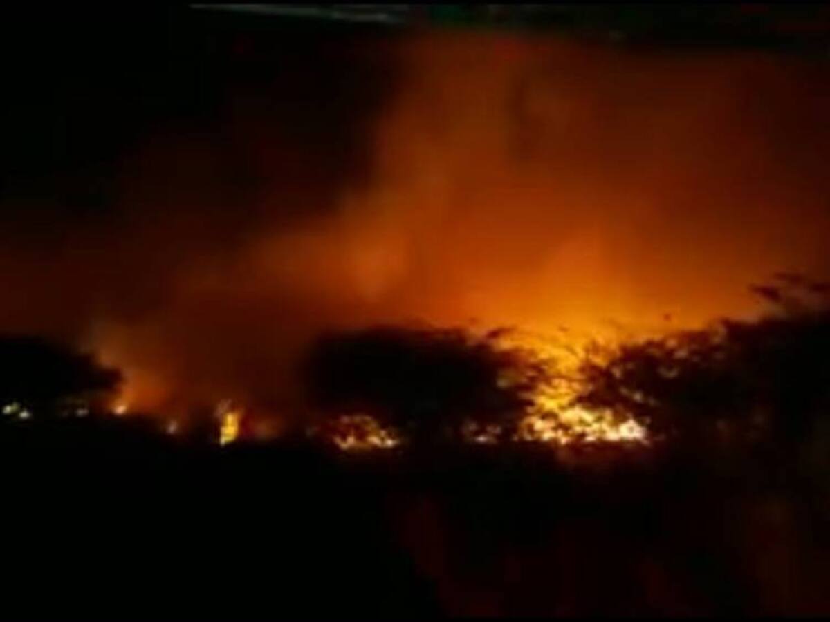 Incendio en sector turístico provocó desalojo en edificio de Santa Marta