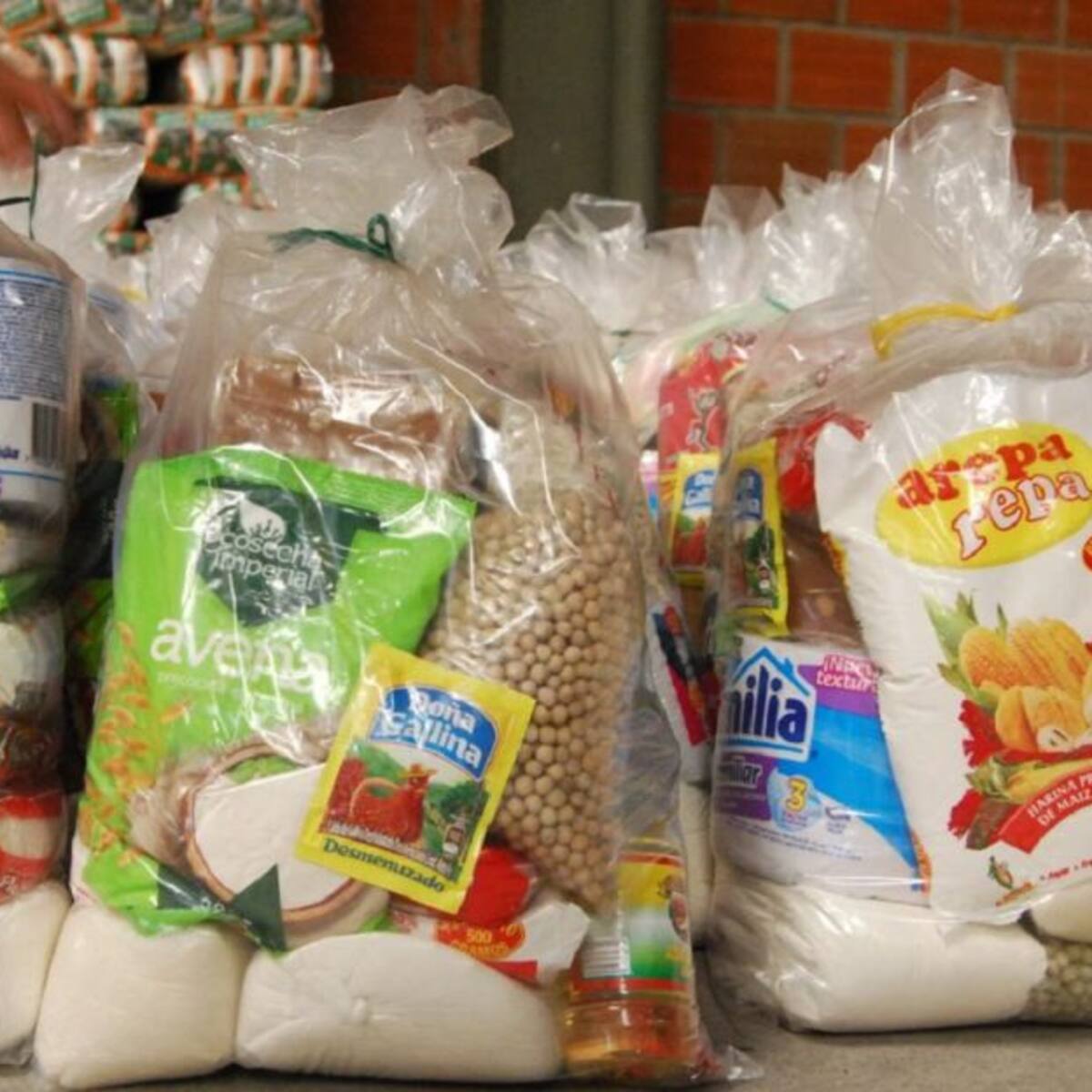 Denuncian entrega de mercados por votos en la frontera