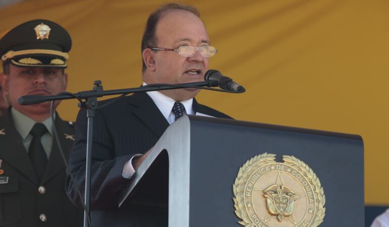 Ministro de Defensa, Luis Carlos Villegas