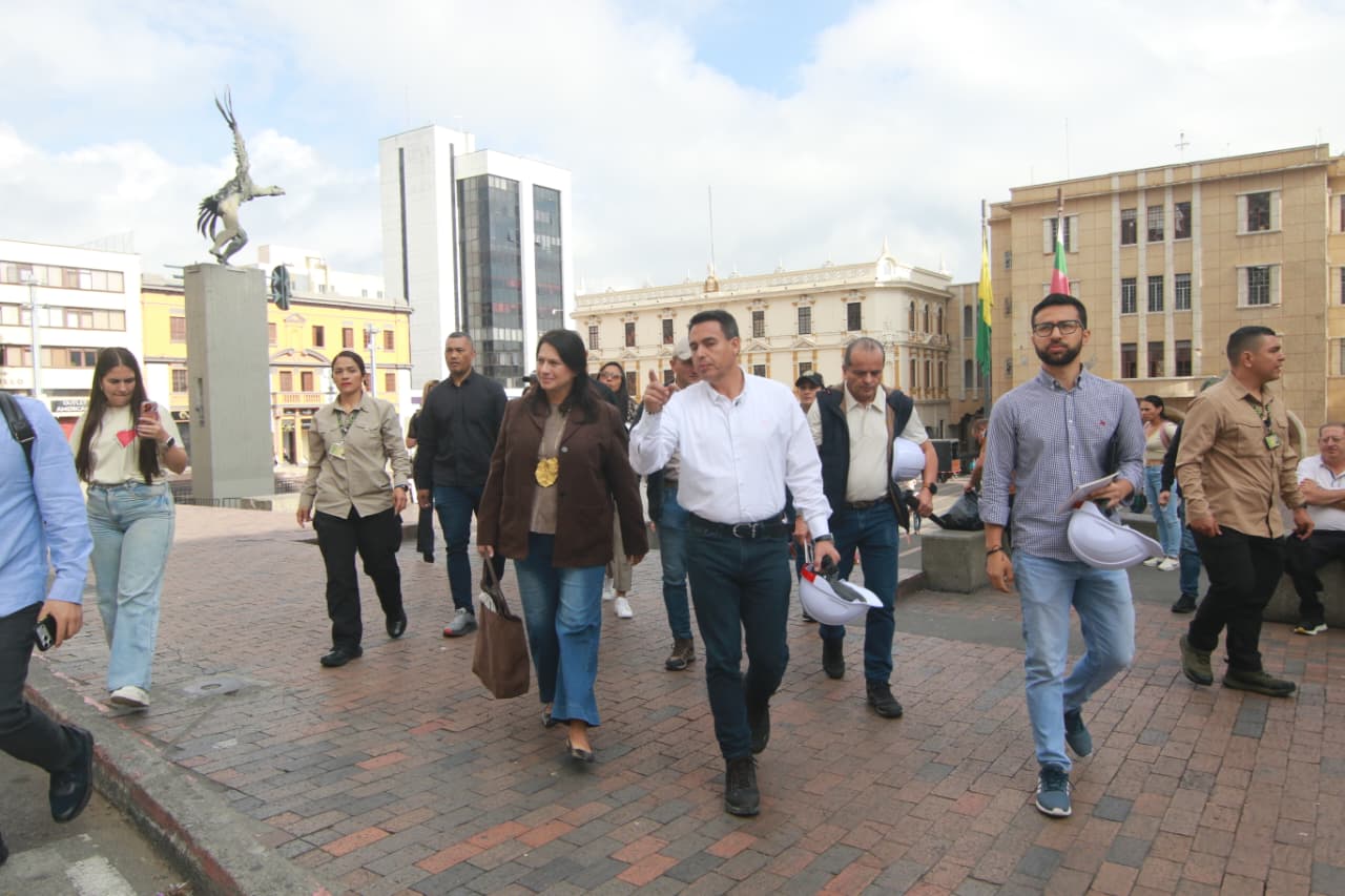 Paola Holguín, ministra de Cultura y Jorge Eduardo Rojas, alcalde de Manizales. Foto suministrada.