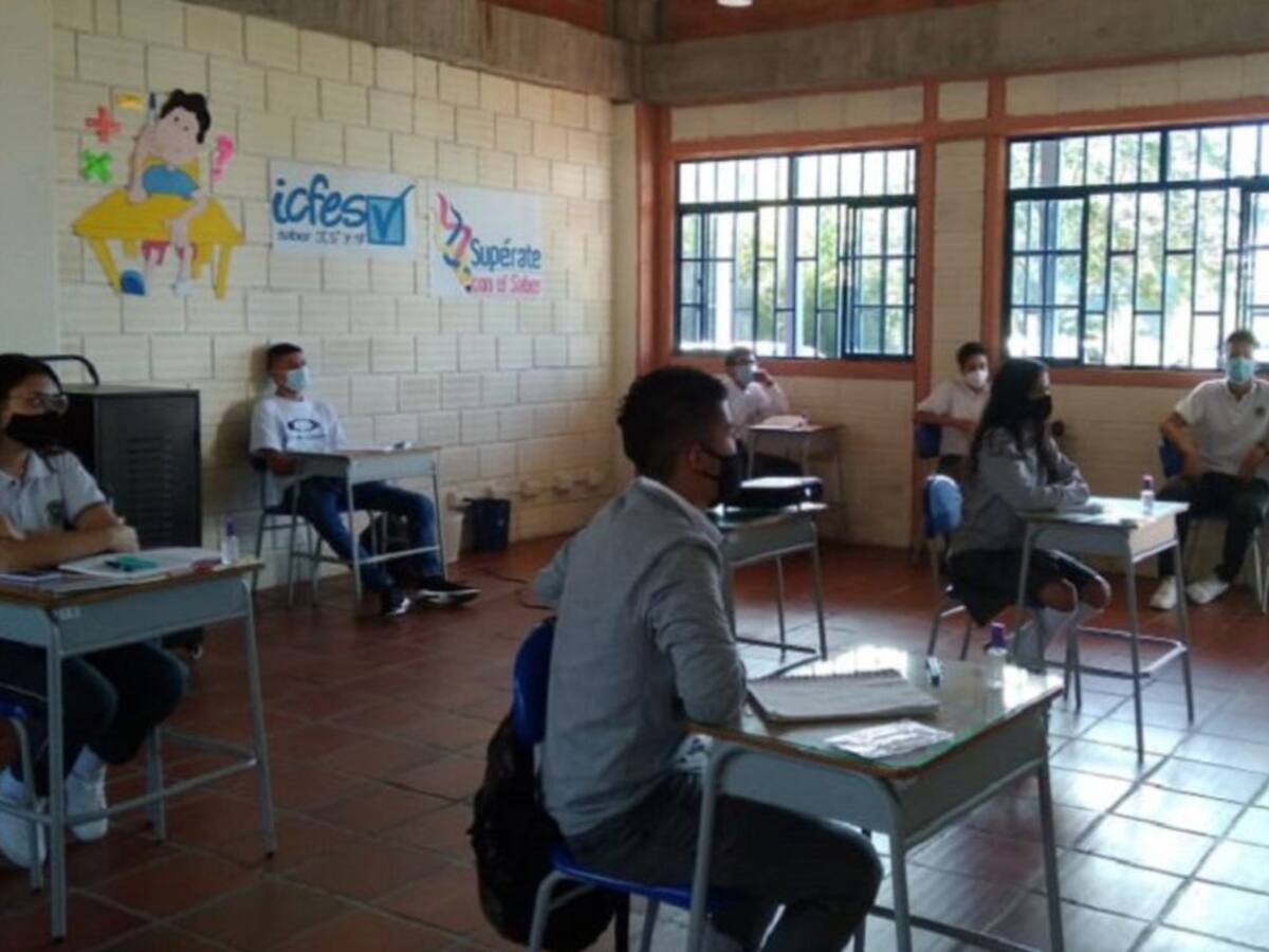 Colegios de Armenia ultiman detalles para iniciar con la presencialidad