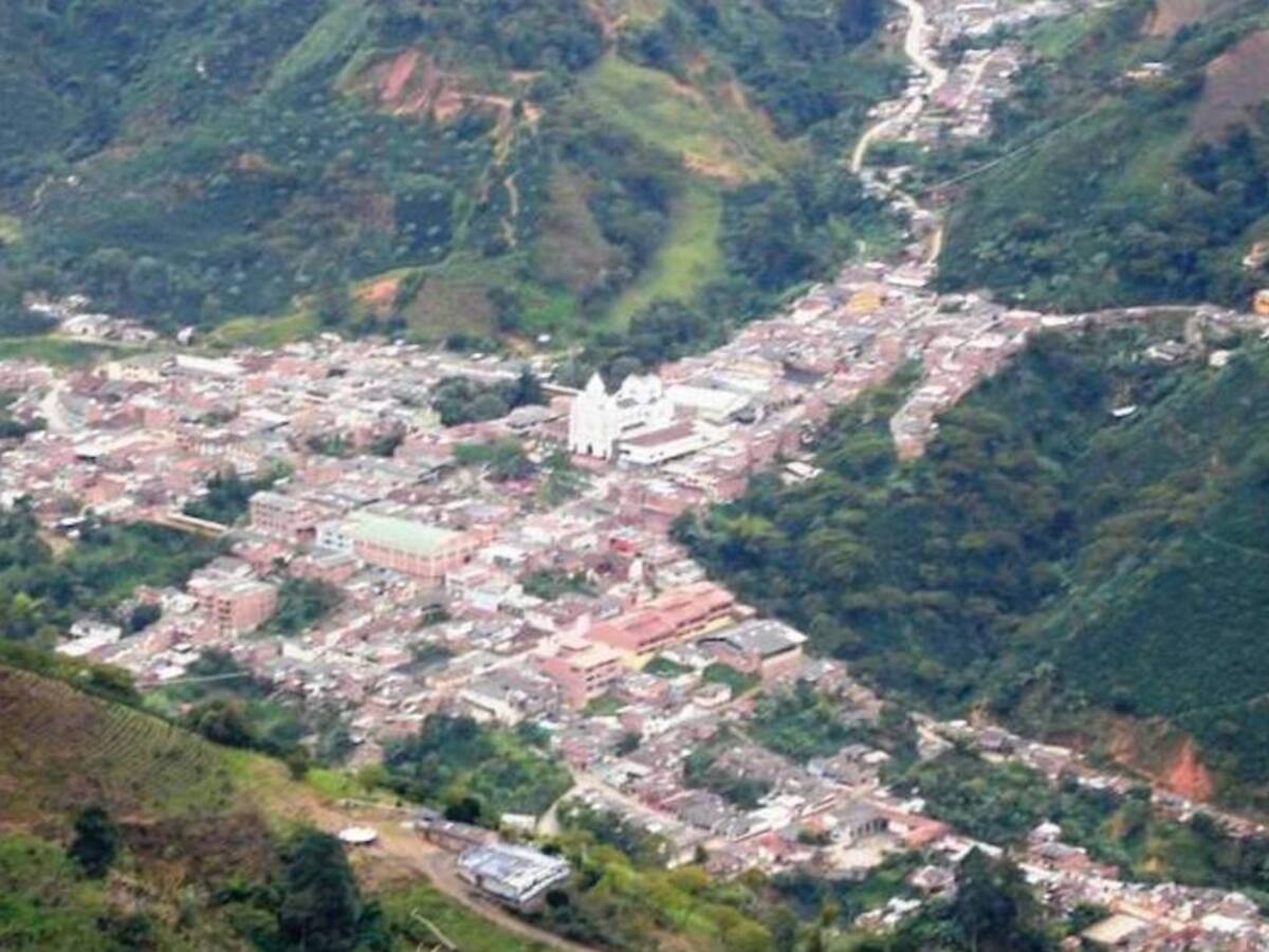 Por los deslizamientos, los cafeteros de Betulia no han podido vender sus cargas