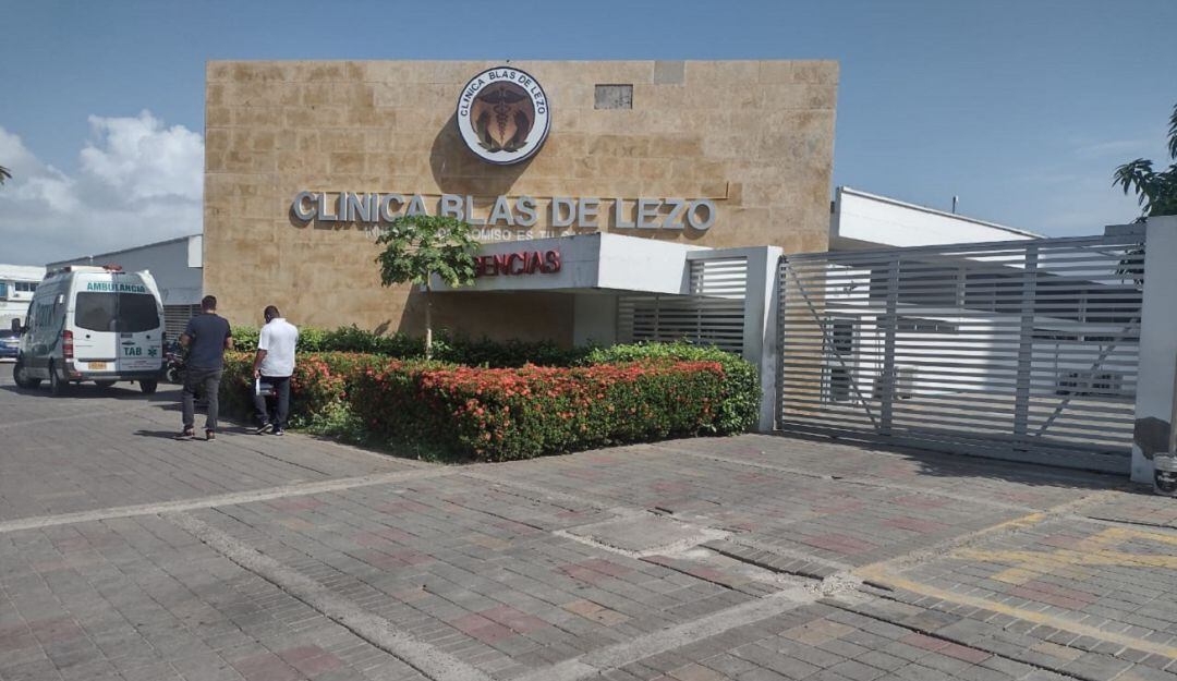 Por ejemplo, varios maestros acudieron a la clínica de Blas de Lezo por las segundas dosis y denunciaron retrasos