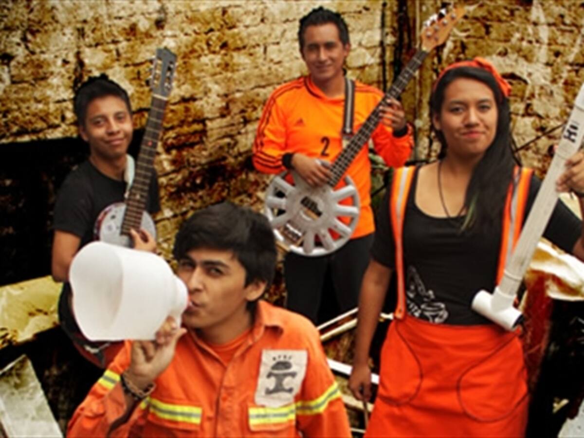 La orquesta mexicana que hace música con instrumentos hechos de ‘basura’