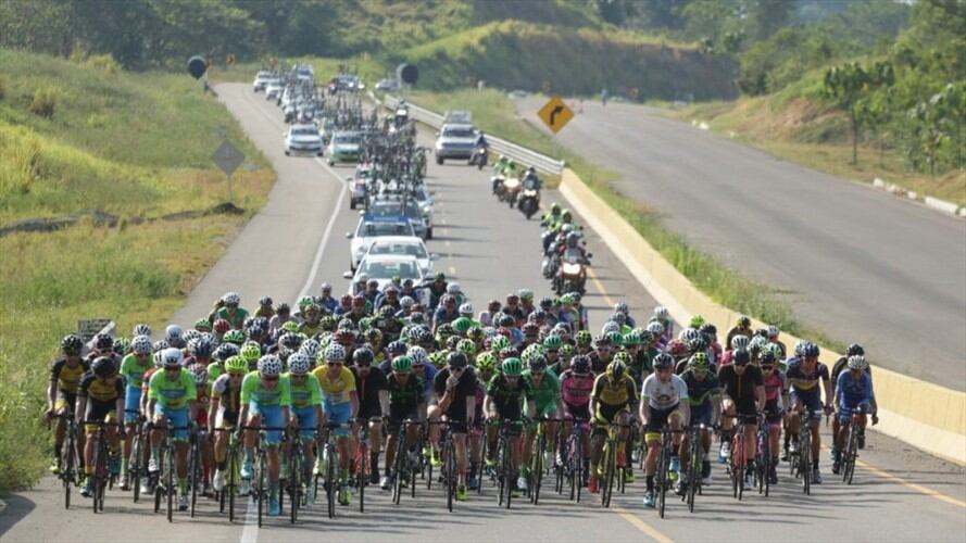 Vía Barrancabermeja-Bucaramanga está cerrada por Vuelta a Colombia. Foto: Federación Colombiana de Ciclismo