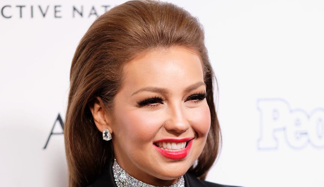 Critican a Thalia por su estrambótico maquillaje