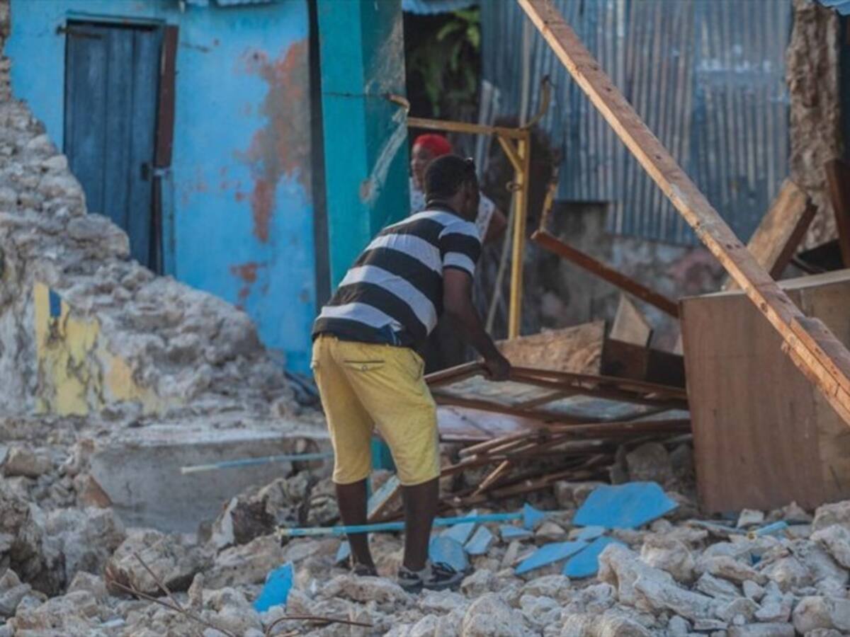 Colombia envió 16 toneladas de ayuda y equipo de rescate a Haití tras terremoto