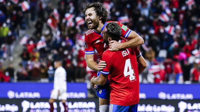 Ben Brereton festeja su gol ante Venezuela.