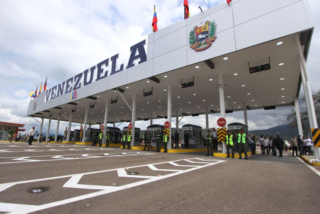 Entrada a Venezuela por el puente internacional Atanasio Girardot.  (Foto: Jorge Mantilla/NurPhoto via Getty Images)