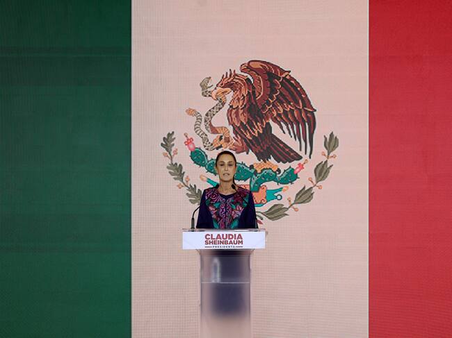 CIUDAD DE MÉXICO, 03/06/2024.- Claudia Sheinbaum será la primera presidente en la historia de México. EFE/José Méndez