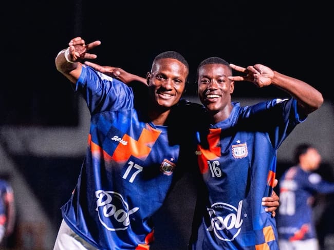 Los jugadores del Boyacá Chicó festejan el primer gol ante el Medellín / Instagram: Boyacá Chicó.