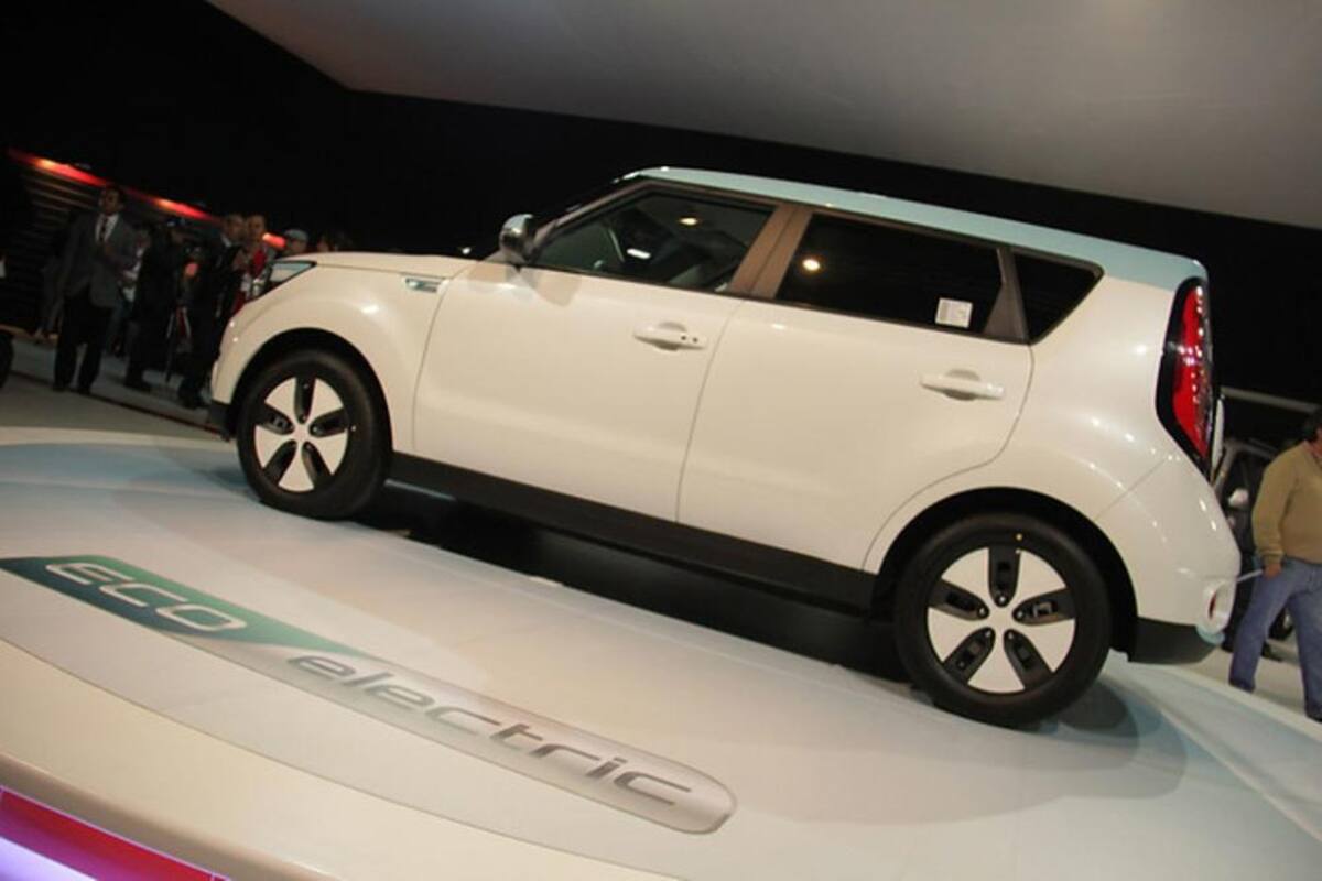 Los amantes de los automóviles se dan cita en Corferias donde se exhiben más de 1000 vehículos con  modelos recientes de las más reconocidas marcas de automóviles a nivel mundial.