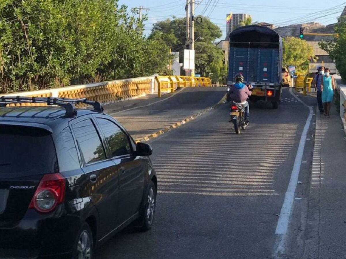 Vehículos de más de tres toneladas están circulando por puente Las Palmas