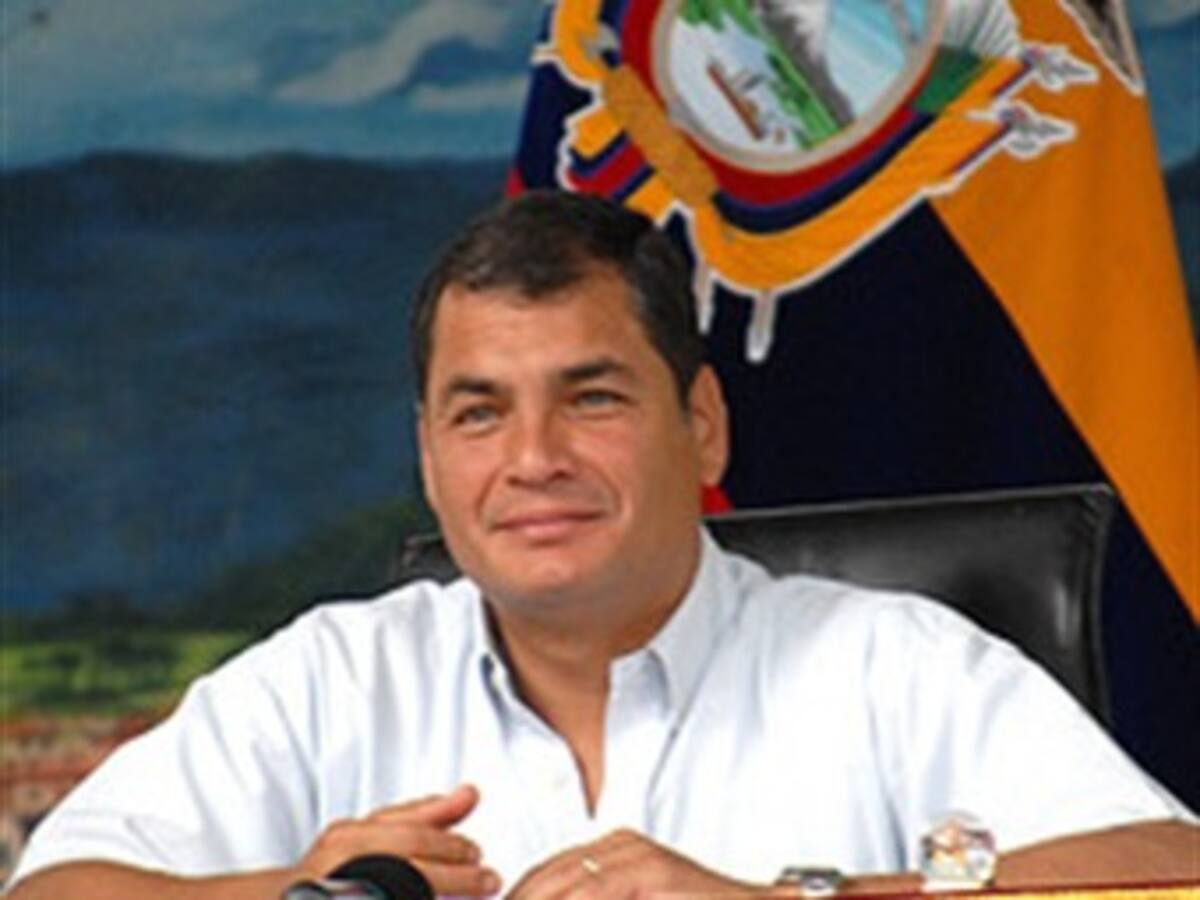 Correa asegura que está lista la agenda de conversación con Hillary Clinton