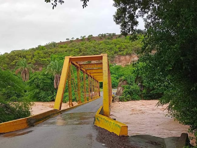 Ríos del Tolima reportan un incremento del caudal. Esta imagen corresponde a puente amarillo entre Guamo y Ortega.