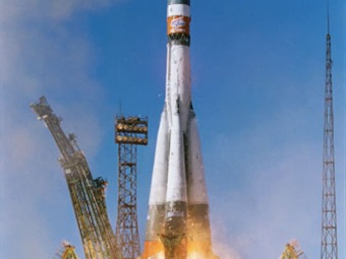 Despega nave Soyuz desde Baikonur con tres astronautas rumbo a la ISS