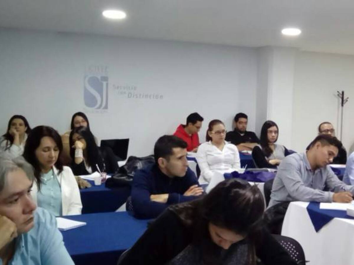 Empleados de establecimientos hoteleros se capacitan