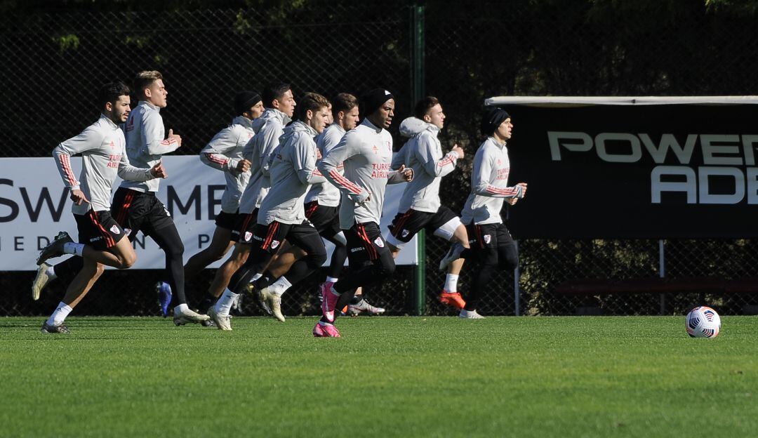 Los jugadores de River Plate durante el entrenamiento de este lunes.