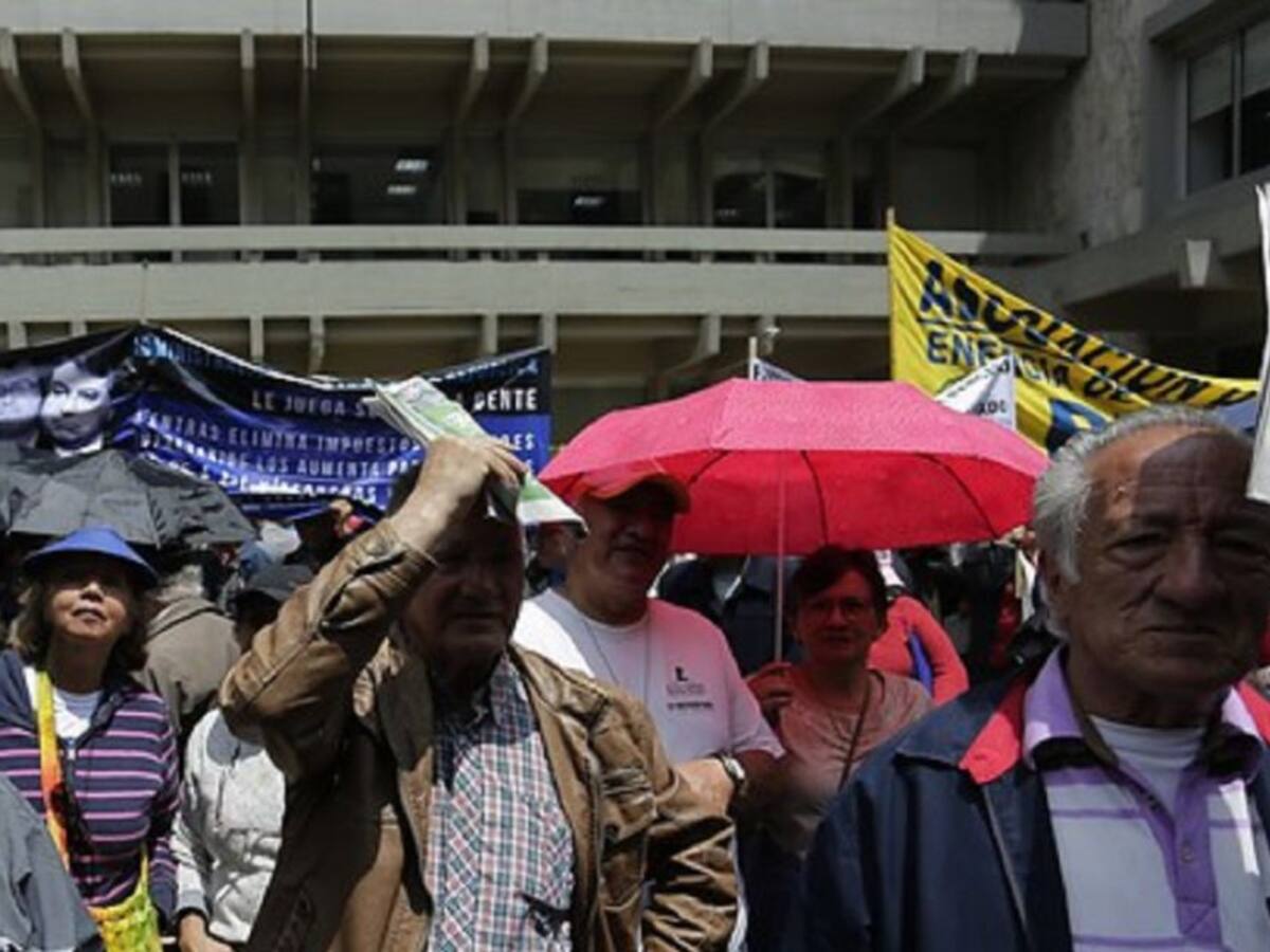 Como injusta y discriminatoria calificaron pensionados reducción de aportes