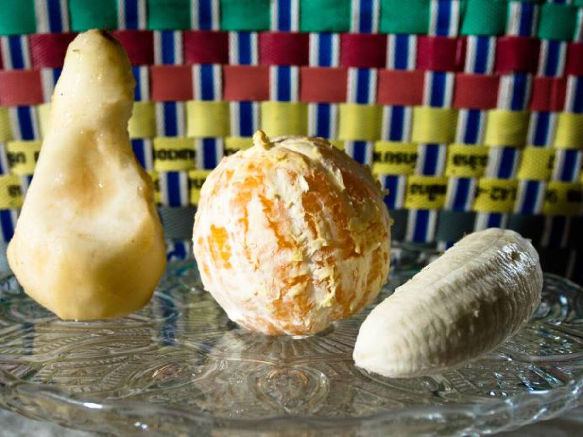 Lavar y pelar frutas elimina el 80 % de residuos de plaguicidas