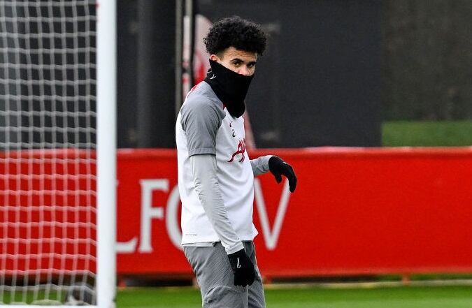 Luis Díaz en entrenamiento diferenciado en la sede del Liverpool (Photo by Nick Taylor/Liverpool FC/Liverpool FC via Getty Images)