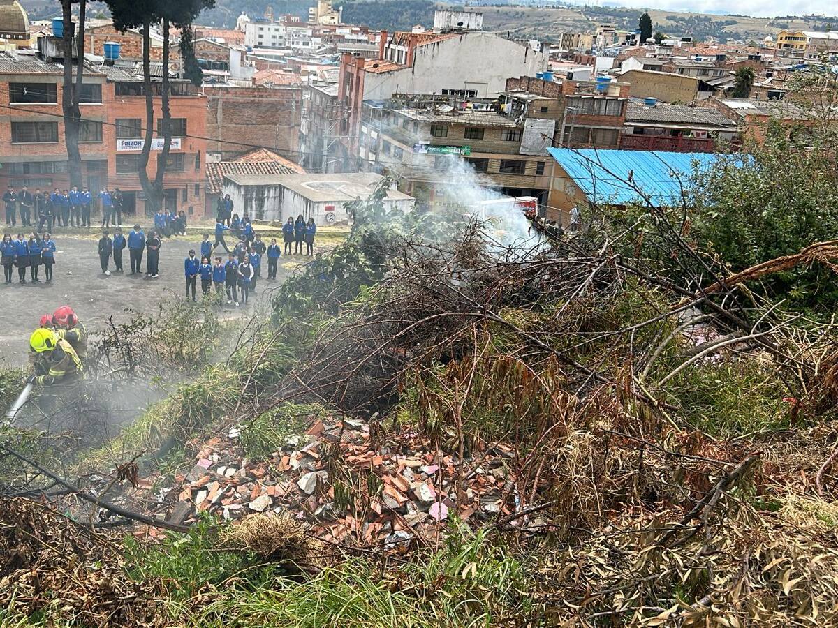 Juego de niños causó incendio en colegio de Tunja
