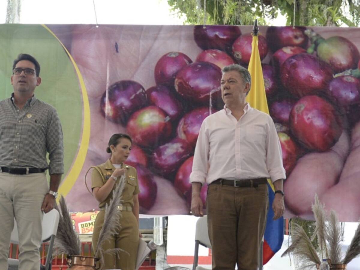 1 millón 614.000 personas dejaron la pobreza en el campo colombiano: Santos