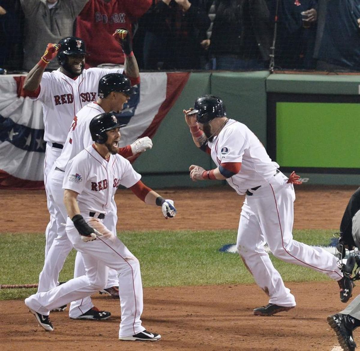 En el sexto juego ante Cardenales de San Luís alcanzaron su sexto título y volvieron a celebrar luego de cinco años, cuando en 2007 vencieron a los Rockies de Colorado.