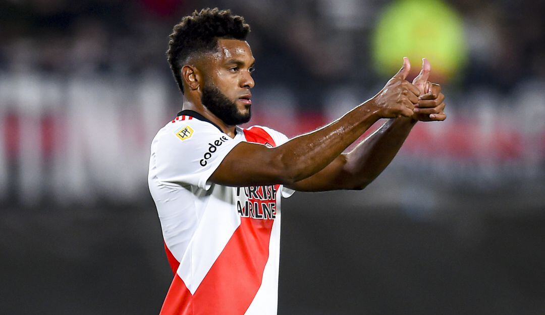 Miguel Ángel Borja en su debut con River Plate.
