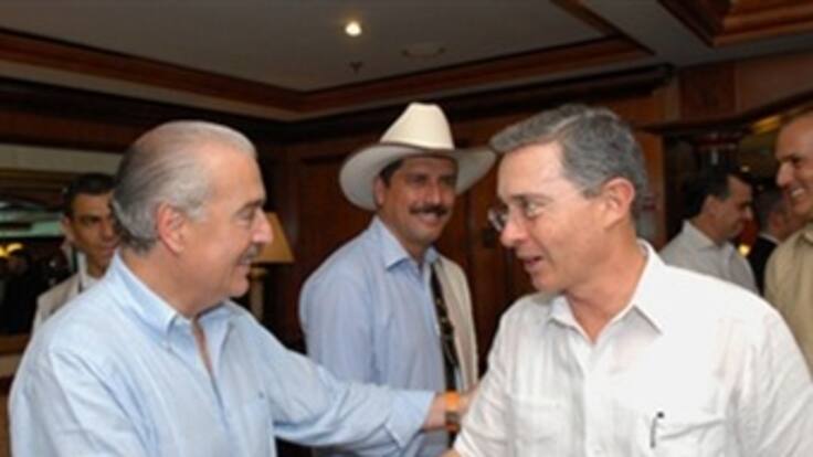 Radican queja de indignidad contra Pastrana y Uribe por fallo de La Haya