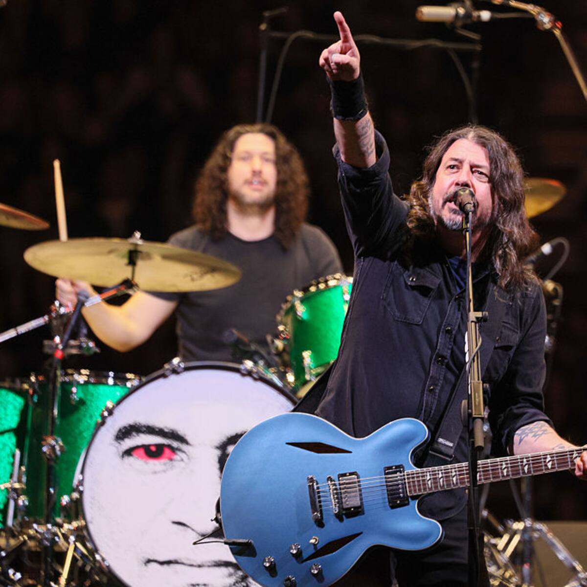 La agrupación de rock estadounidense Foo Fighters presenta su primer concierto en el Tiny Desk
