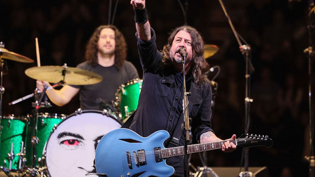 La agrupación de rock estadounidense Foo Fighters presenta su primer concierto en el Tiny Desk