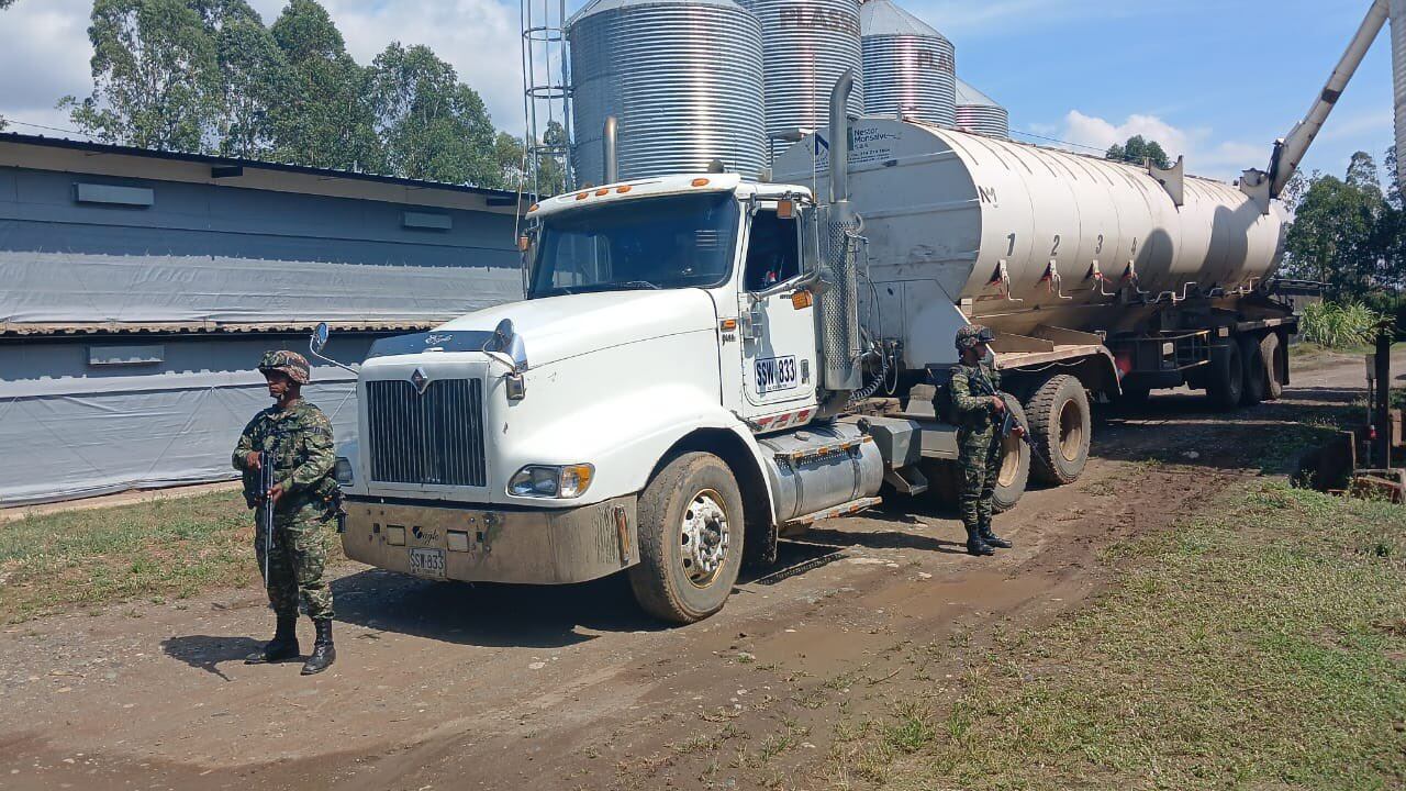 Un tractocamión fue interceptado en zona rural de Jamundí - Ejército