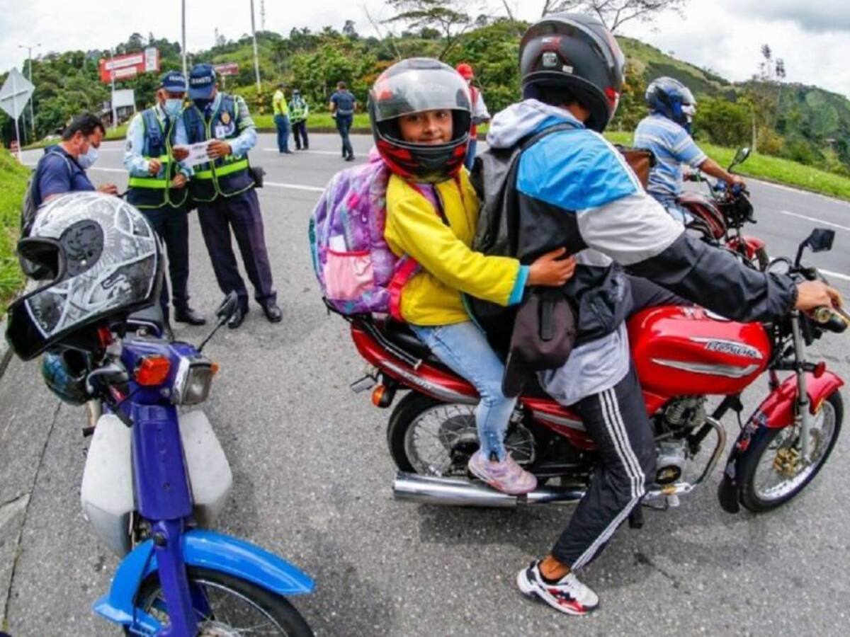 Motociclistas de Manizales deben renovar el permiso de movilidad nocturna