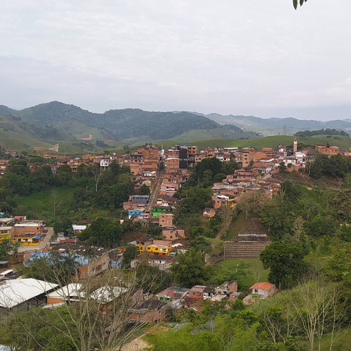 Ladrones dejaron sin computadores a los niños de una escuela rural en Maceo, Antioquia