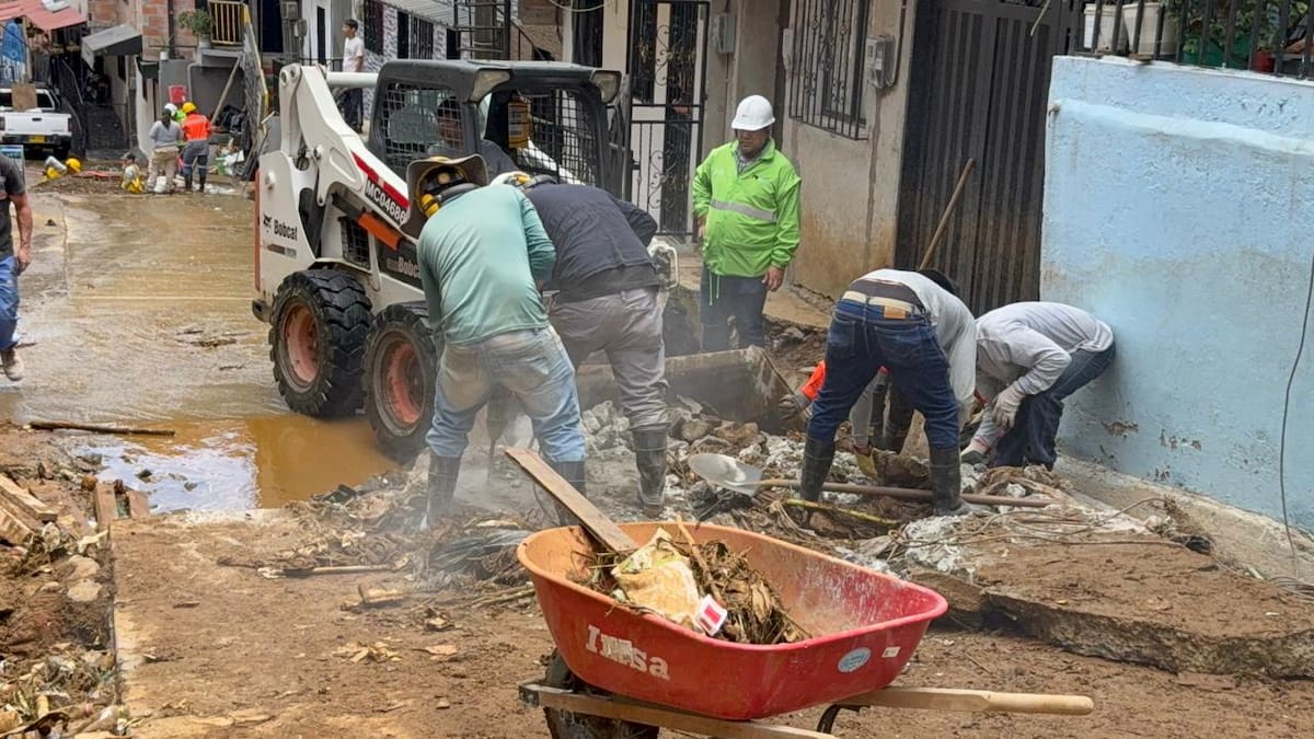 En Manrique evacuaron 11 familias y hay 28 casas afectadas por el desbordamiento de las quebradas