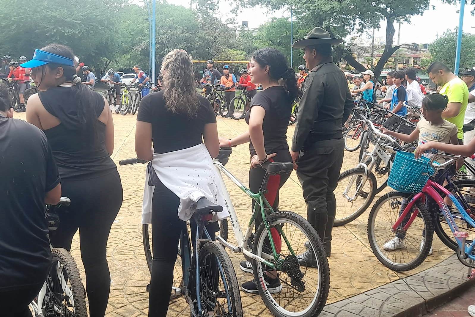 Día Mundial de la Bicicleta en Magangué organizada por la Policía Nacional en Bolívar