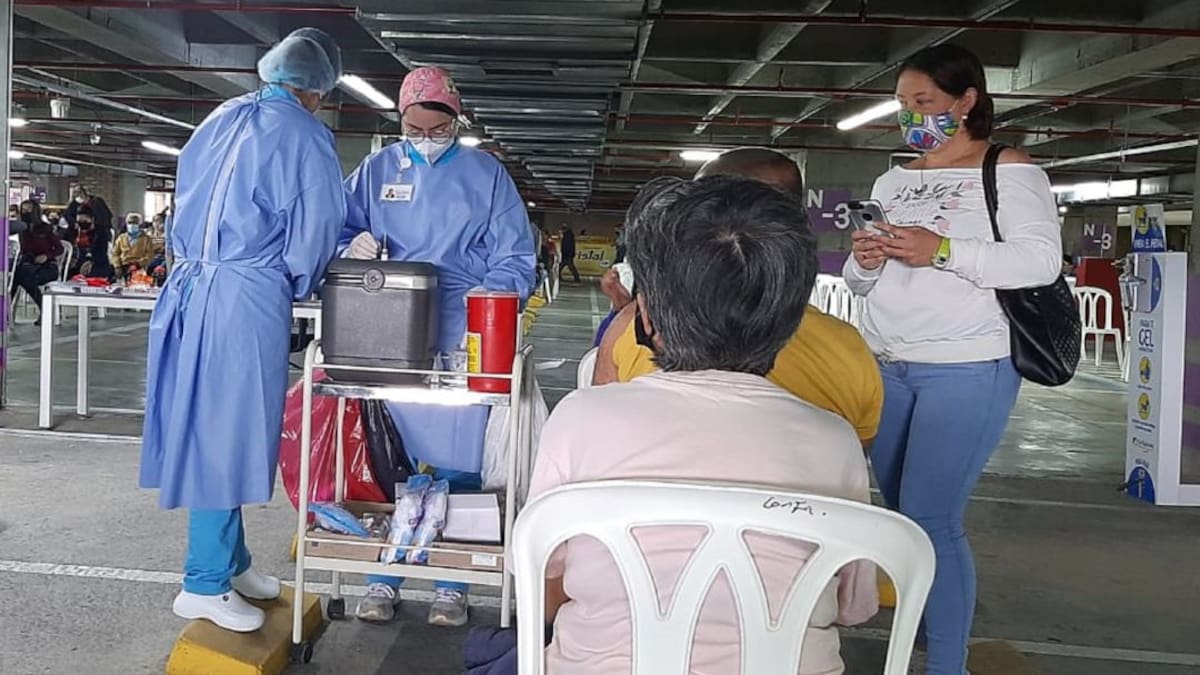 Con más de 14.000 unidades inicia en Manizales etapa 4 de vacunación COVID