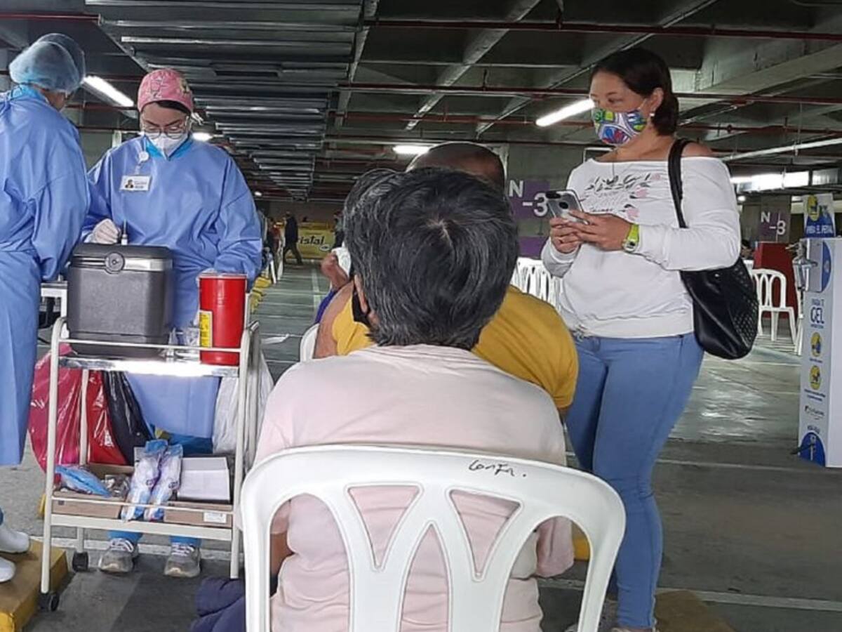 Con más de 14.000 unidades inicia en Manizales etapa 4 de vacunación COVID