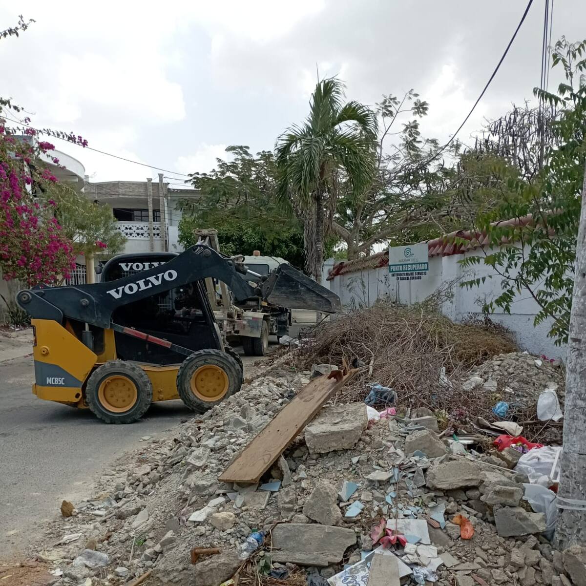 Recogen una tonelada de basura en alrededores del cementerio de Turbaco