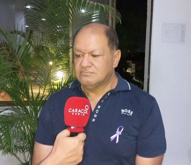 Exige al gobierno nacional no dejar solas a las fuerzas militares, y a la policía que se cuiden mucho porque el enemigo no da tregua.