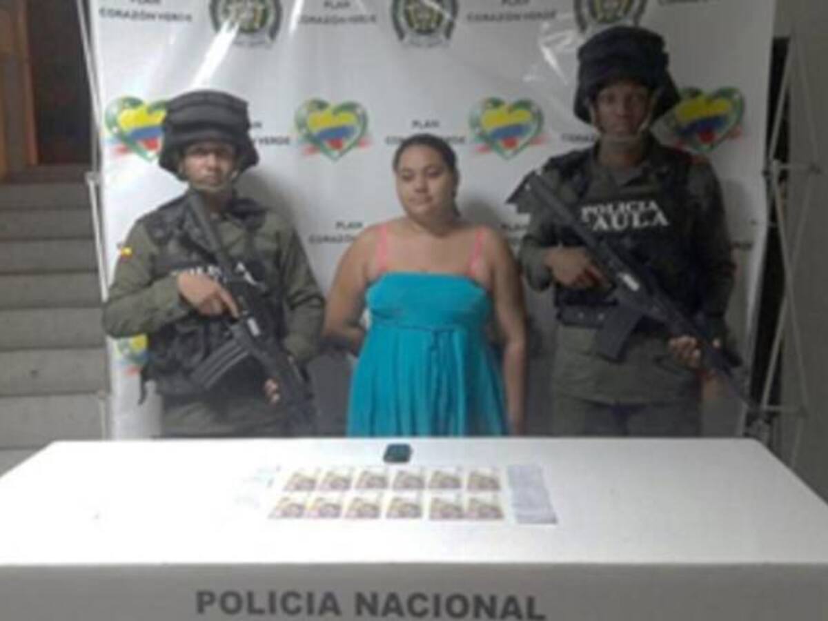Gaula Policía Quindío captura a una mujer cuando cobrara una extorsión