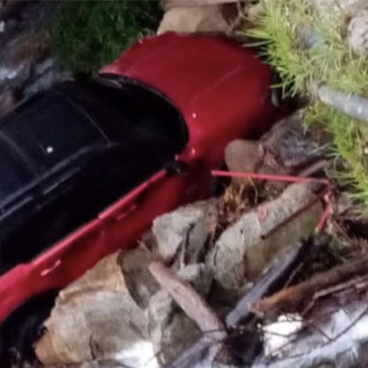 Alcalde de Puerto Nare se fue a un abismo en aparatoso accidente de tránsito