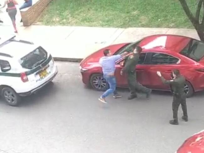Agresión a Policia en Ibagué