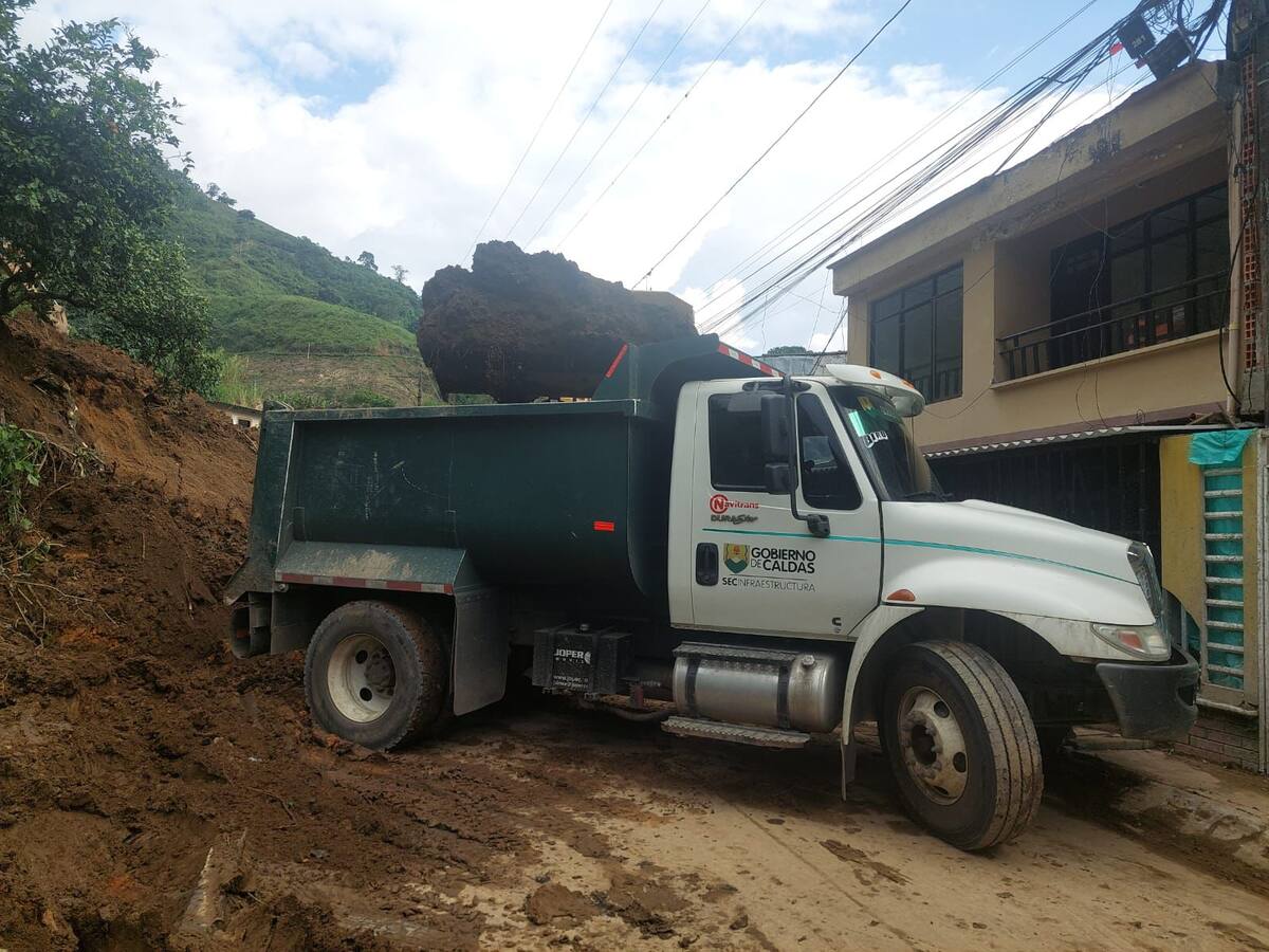Deslizamientos de tierra afectaron las vías de por los menos cinco municipios de Caldas