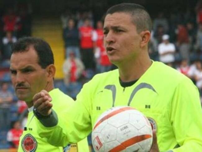 El antioqueño Adrián Vélez será el juez del partido entre Santa Fe y Tolima