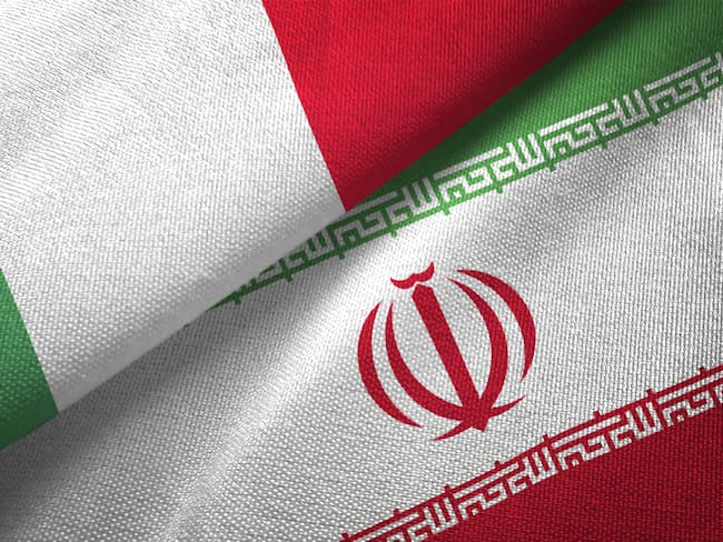 Bandera de Italia e Irán. Foto: Getty Images