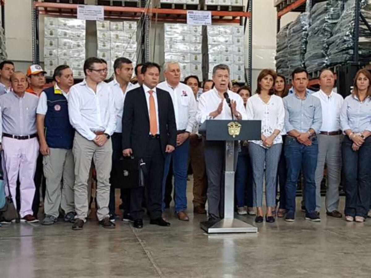 Santos ordena desplegar más de 2.000 uniformados en frontera con Venezuela