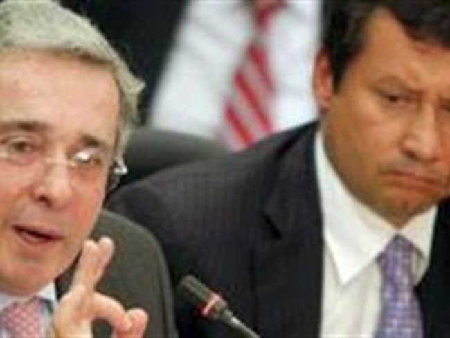 Partidos rechazan supuesto atentado y se solidarizan con Uribe