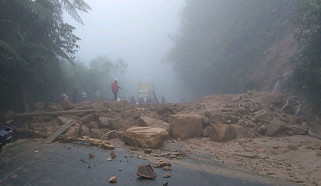 Cierres viales en el Huila por lluvias.